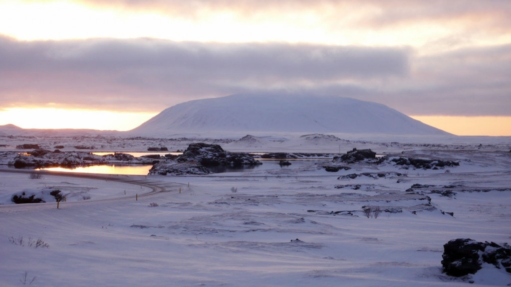 Island - Landschaft am Mueckensee mit Vulkan Hverfjall