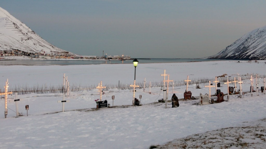 Island - der Norden - Friedhof bei Dalvik