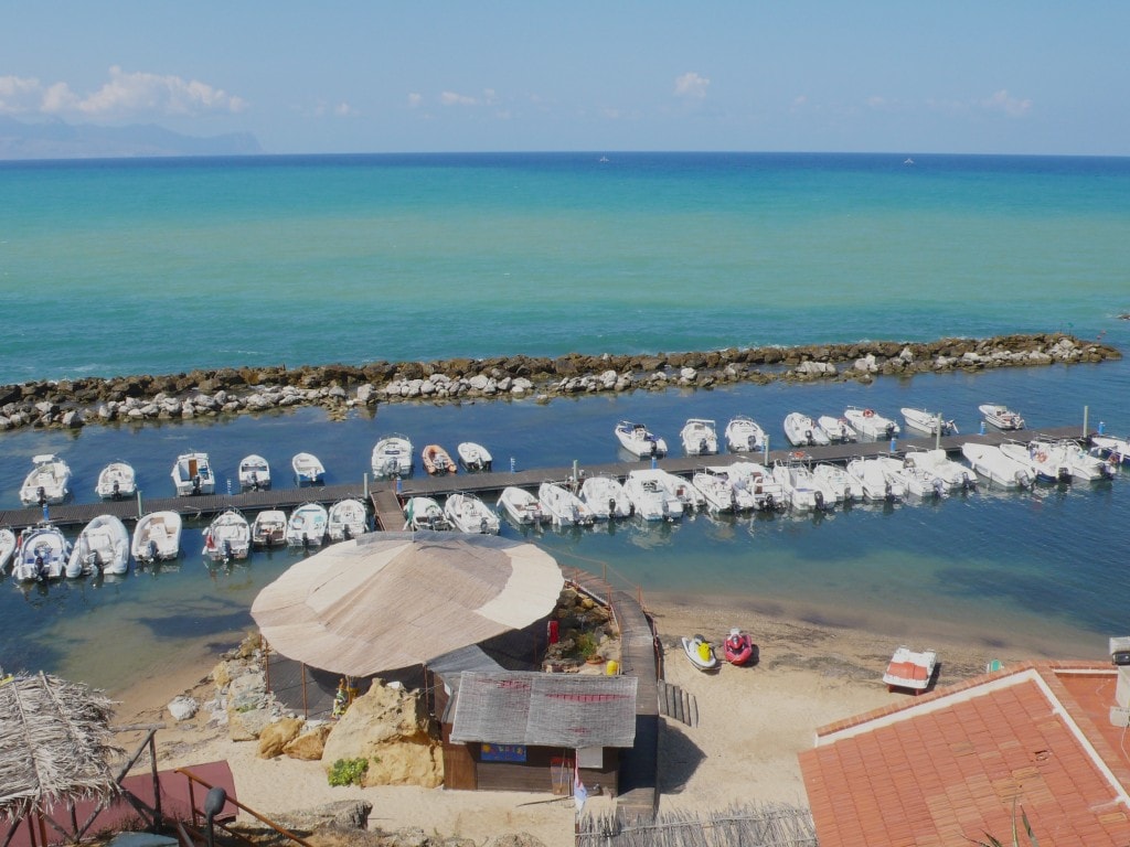 Sizilien - am Strand von Castellammare del Golfo 1